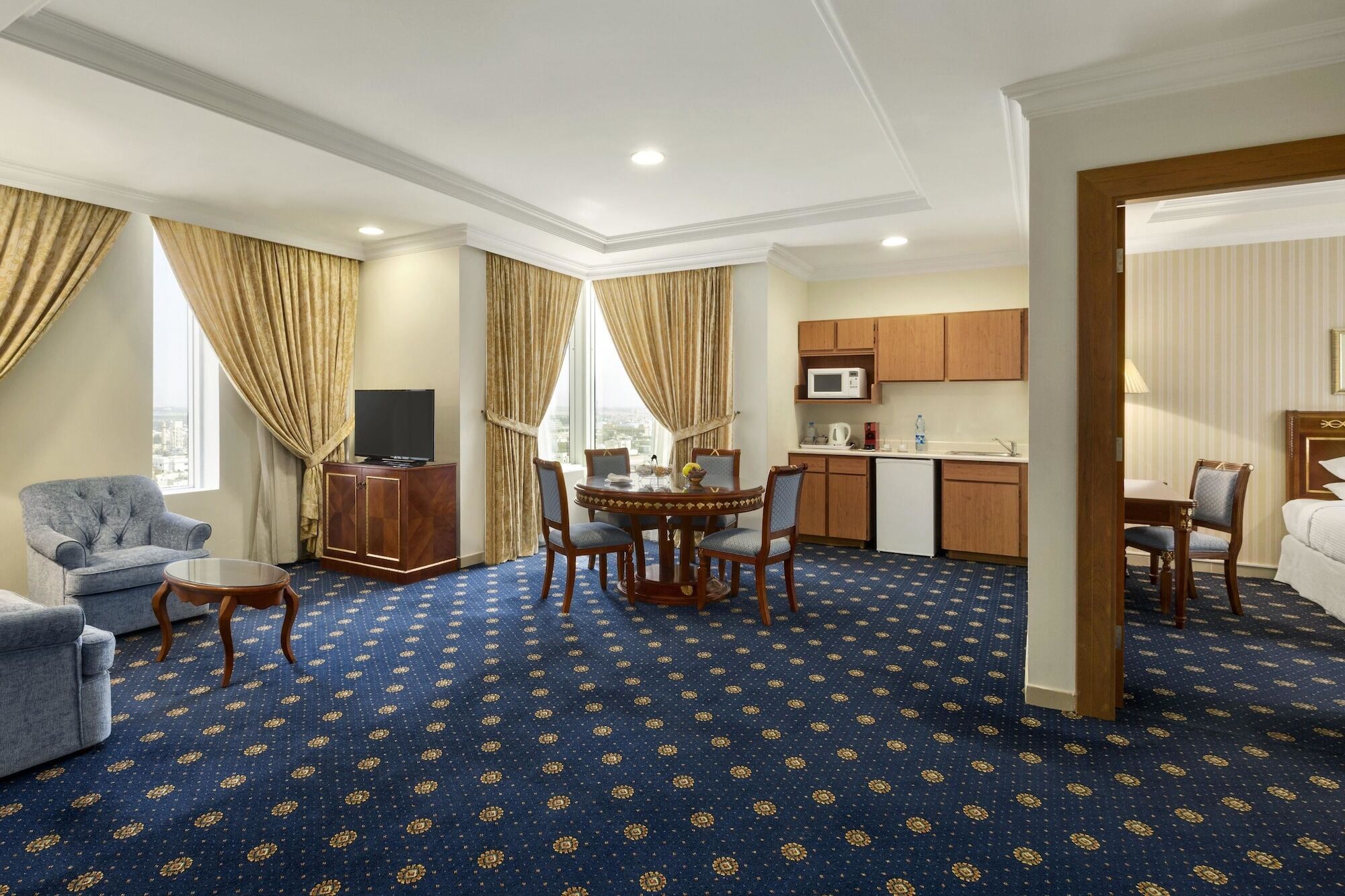 Ramada Hotel & Suites By Wyndham Al Qassim Al Bukayriah Εξωτερικό φωτογραφία Suite